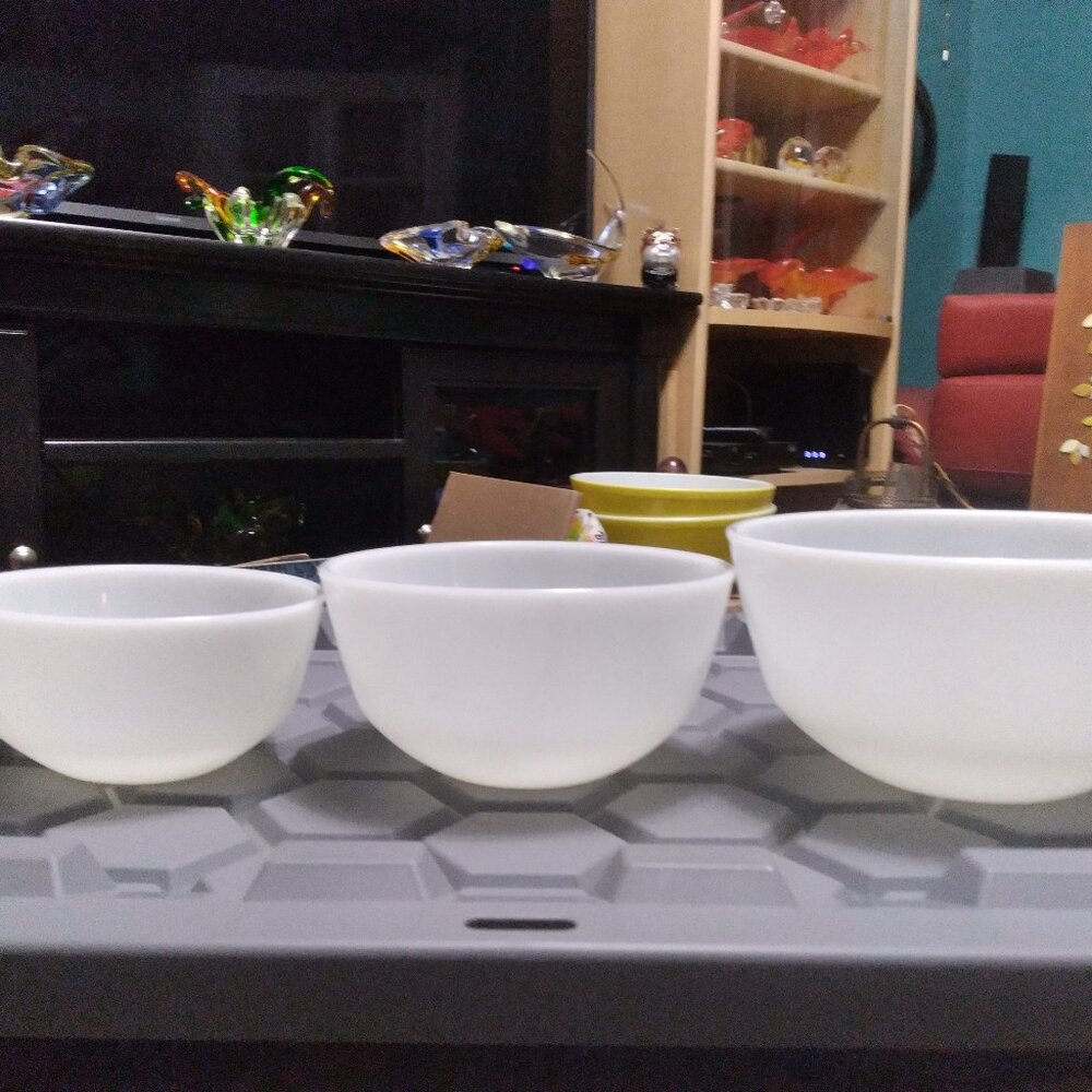 Vintage Set of 3 Mixing nesting bowls Fire King